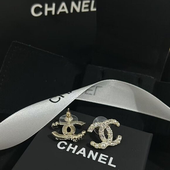Chanel Double C Pearl Earrings - Picture 4 of 6